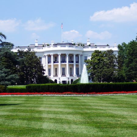 A photo of the White House and the lawn
